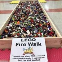 Pour les courageux (très) et les stoïques (extrêmement) : le parcours sur lego pieds nus