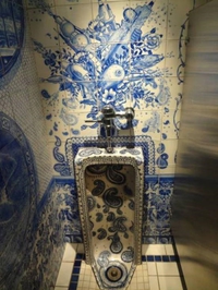 Pisser dans la porcelaine 