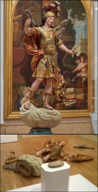 Perche à selfie, statue en débris !