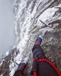 Un bout de via ferrata en hiver