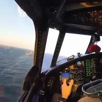 Atterrissage d’un E-2 Hawkeye sur un porte avion 