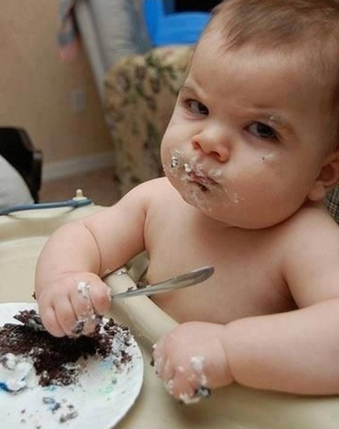 Touche pas à mon gâteau ! Sinon c'est toi que je mangerai..