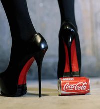 Quand Louboutin représente une arme dangereuse