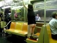 Pendant ce temps, dans le métro