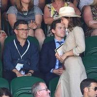 Emma arrive, sois naturel papa steuplait !