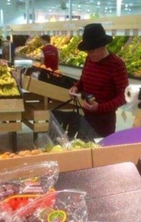 M. Krueger fait ses courses