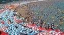 Plage bondée