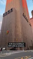 Un building sans fenêtre a Newyork 