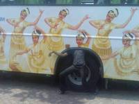 Pendant ce temps, en Inde