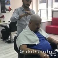 coiffeur au sang froid exceptionnel  