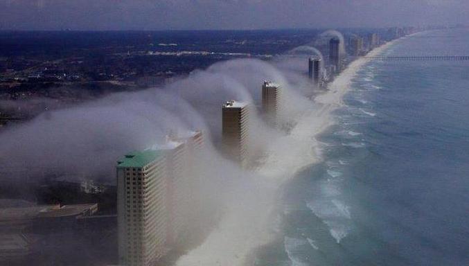 Des nuages se forment à Panama City (Floride, Etats Unis)
