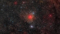 1300 fois plus grosse et un million de fois plus brillante que notre Soleil