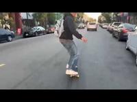 Homme Bleu nous emmène en skate avec I Ride