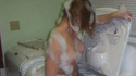 Blonde qui se lave