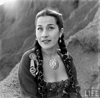 Yma Sumac, chanteuse péruvienne...