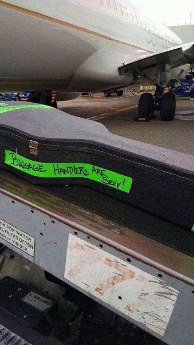 On ne sait jamais, si ça peut aider à sauvegarder les bagages pour votre prochain voyage en avion...