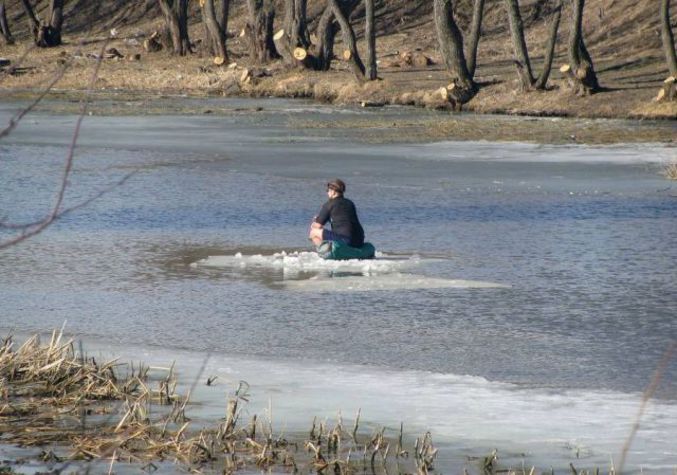 Un contemplateur piégé par la fonte des glaces.