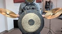 Il cymbale un peu trop lui