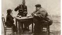 1913, partie de cartes autour d'un verre