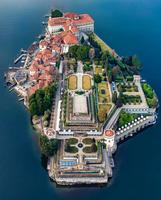 Isola bella fait partie des îles Borromées situées sur le lac Majeur (Italie)