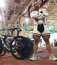 On parle toujours des p'tits fessiers de cyclistes...