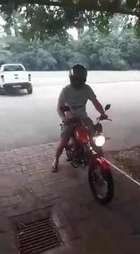 Kan t'essaies ta nouvelle moto