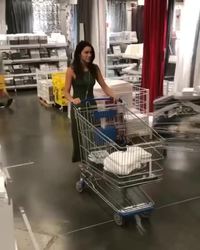 Pendant ce temps, au supermarché