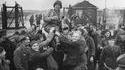 Printemps 1945, les américains viennent de libérer un camp de prisonniers russes.