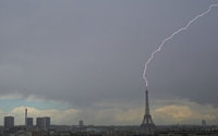 La tour Eiffel transformée en générateur pour recharger les véhicules électriques...