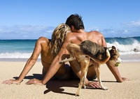 Un couple à la plage