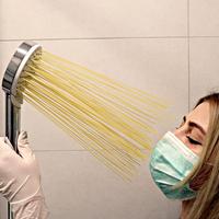 Détournement d'image : une douche de spaghetti