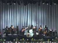 Leonard Cohen - Dance Me To The End of Love (Dublin Live)