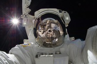 Auto portrait dans l'espace