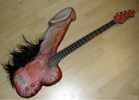 Guitare basse phallus
