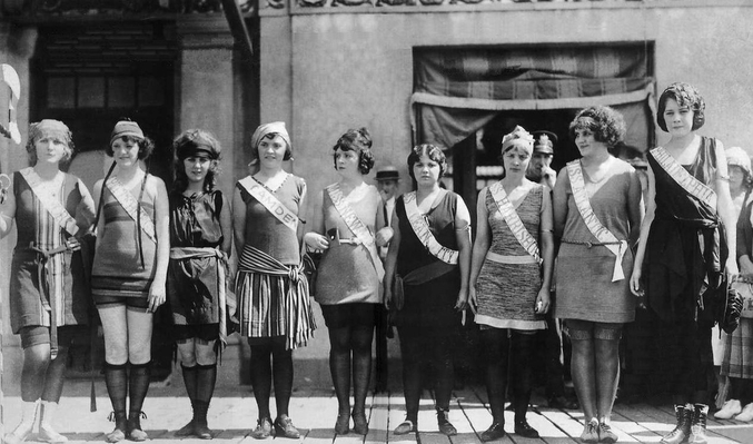 La gagnante fût Margaret Gorman, 16 ans, de Washington (3ème en partant de la gauche)