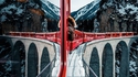 Un train sur un pont