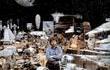 George Lucas et de nombreux objets de la saga Starwars