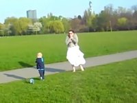 Maman joue au ballon