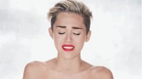 Miley Cyrus aime les boules...