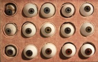 Des yeux te regardent