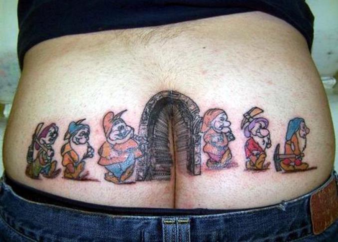 Un tatouage avec les 7 nains