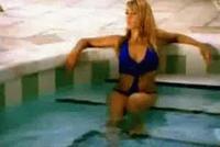 Kan Miss Cassoulet réchauffe l'eau de la piscine