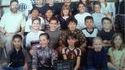 Une photo de classe prise au sérieux