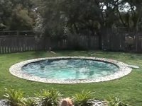 Piscine cachée