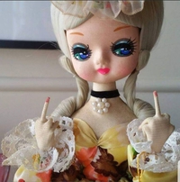 Poupée d'honneur...