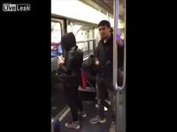 Dans le métro parisien