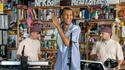 Stromae est dans le petit bureau 