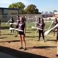 Entraînement de majorettes (baissez le son...)