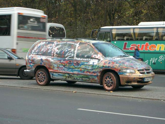 Voilà ce qui arrive quand on se gare trop longtemps dans le ghetto.