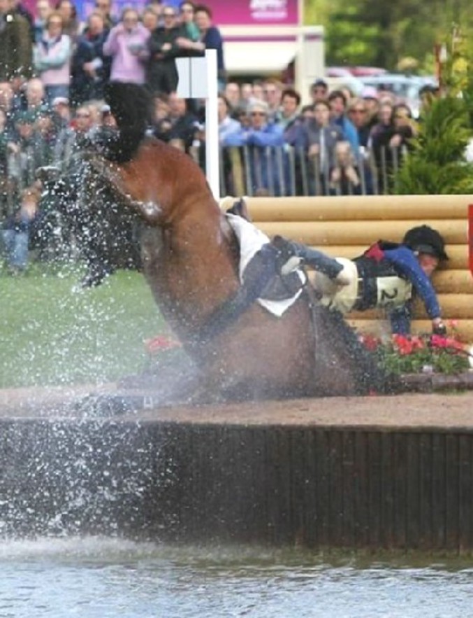 Une chute à cheval.